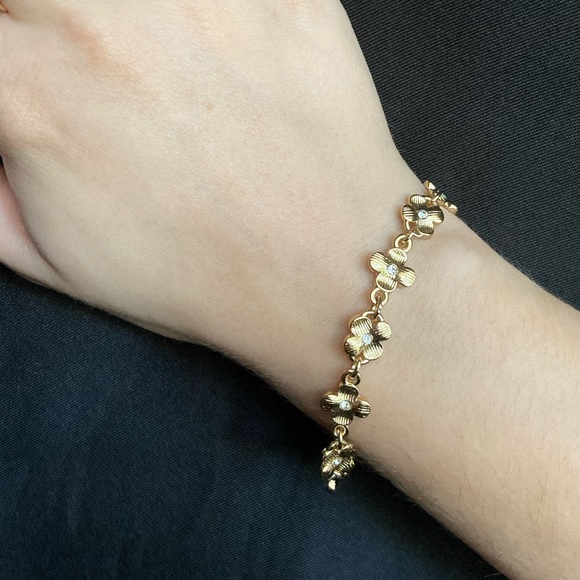 Gold floral bracelet Clearance